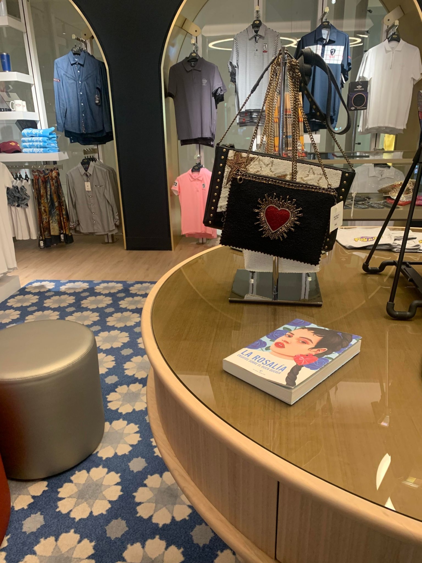 370284342_2002783970079991_1817605531657024508_n