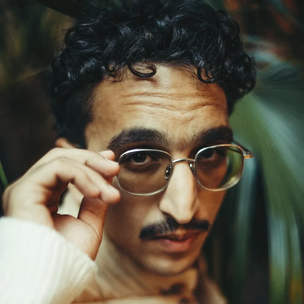 YOUNÈS